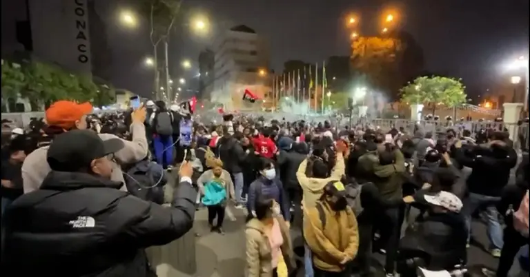 জেন-জিদের বিক্ষোভে উত্তাল পেরু